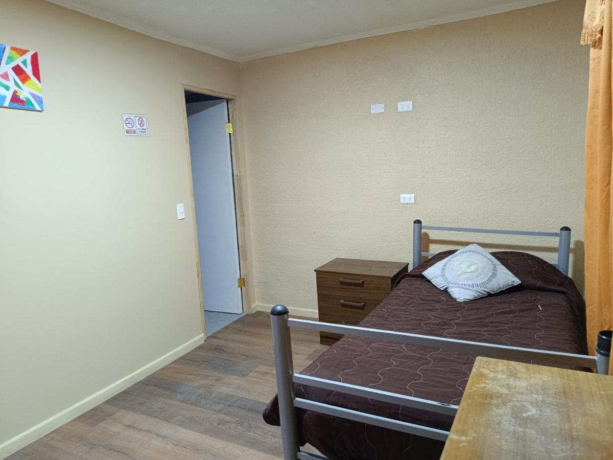 Hostal Ollague, Habitaciones Con Bano Privado Calama Bagian luar foto