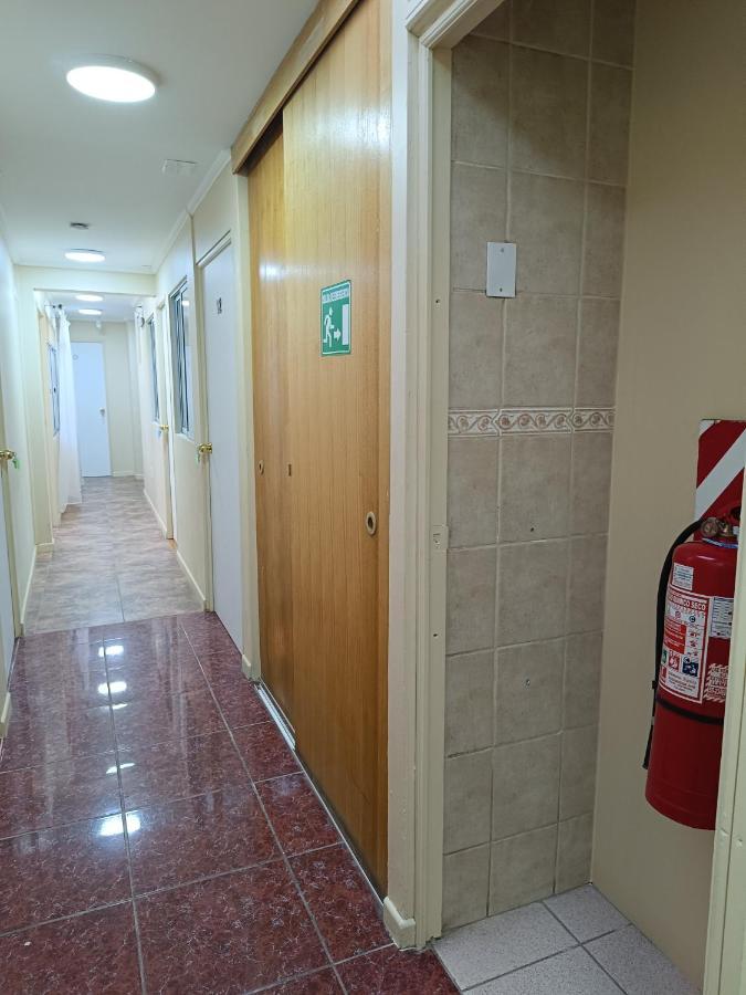 Hostal Ollague, Habitaciones Con Bano Privado Calama Bagian luar foto