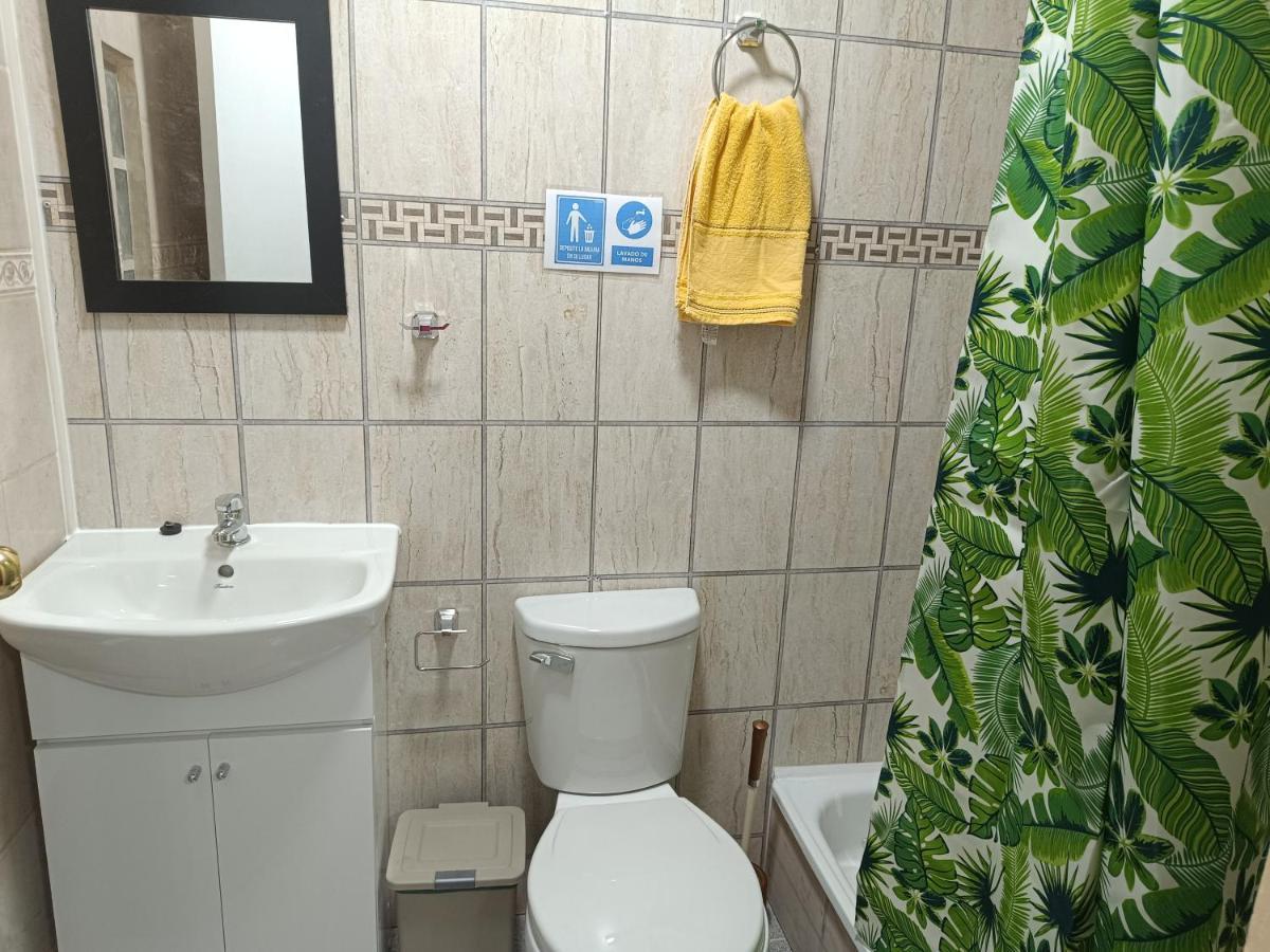 Hostal Ollague, Habitaciones Con Bano Privado Calama Ruang foto